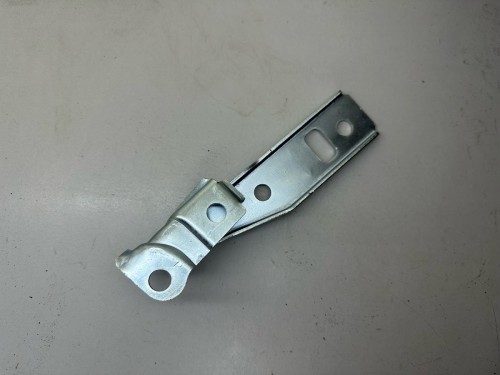 Петля капота - (1J0823302) VIKA 88230123201