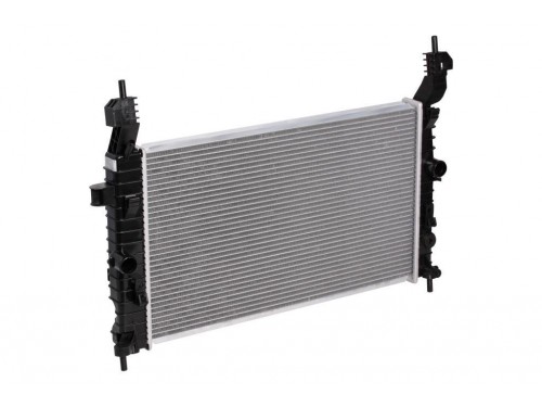 Радиатор охлаждения Opel Meriva A (03-) 1.4i/1.6i/1.8i (LRc 2131) Luzar