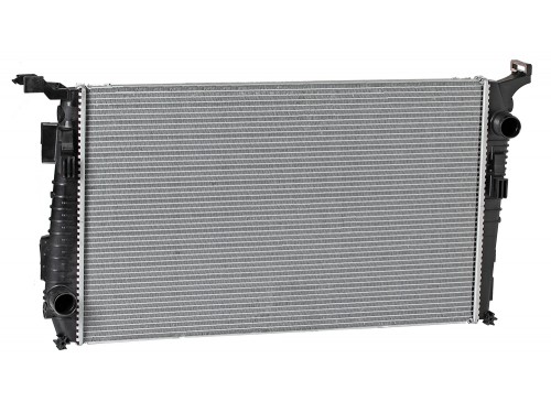 Радиатор охлаждения Duster 1.5 (10-) МКПП (LRc 0950) Luzar